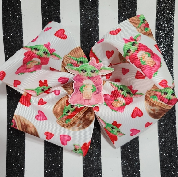 Other - Green alien valentine hair bow